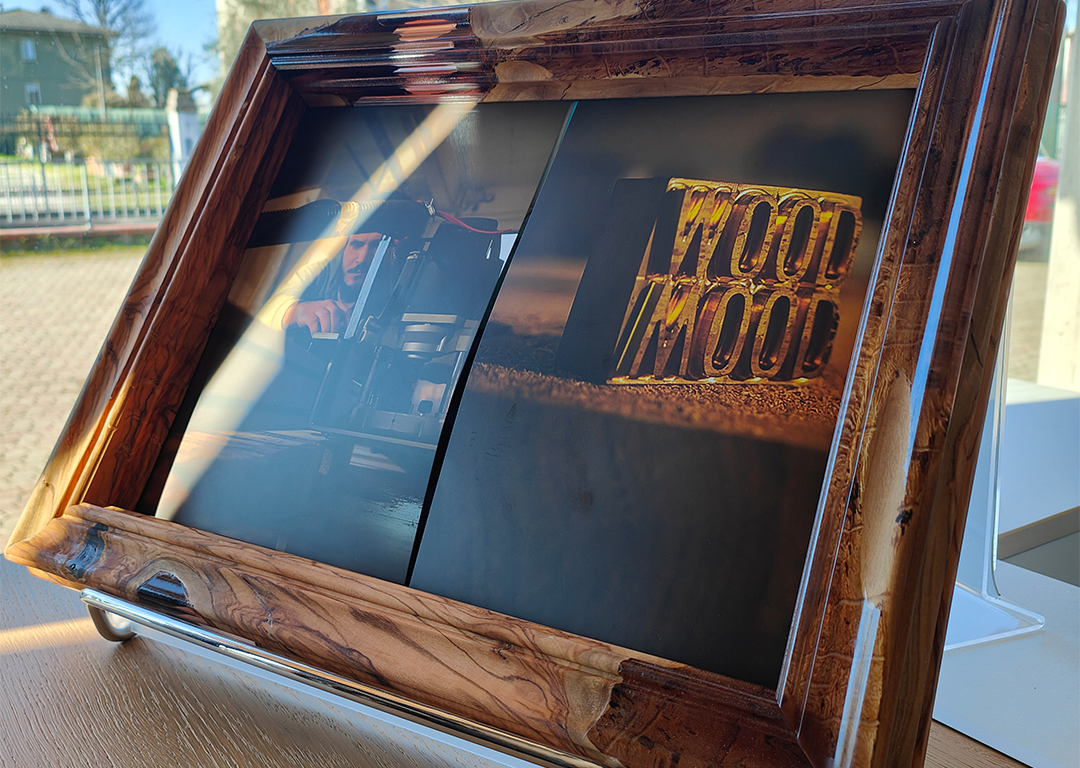 Mostra dei tavoli di Woodmood a Bologna